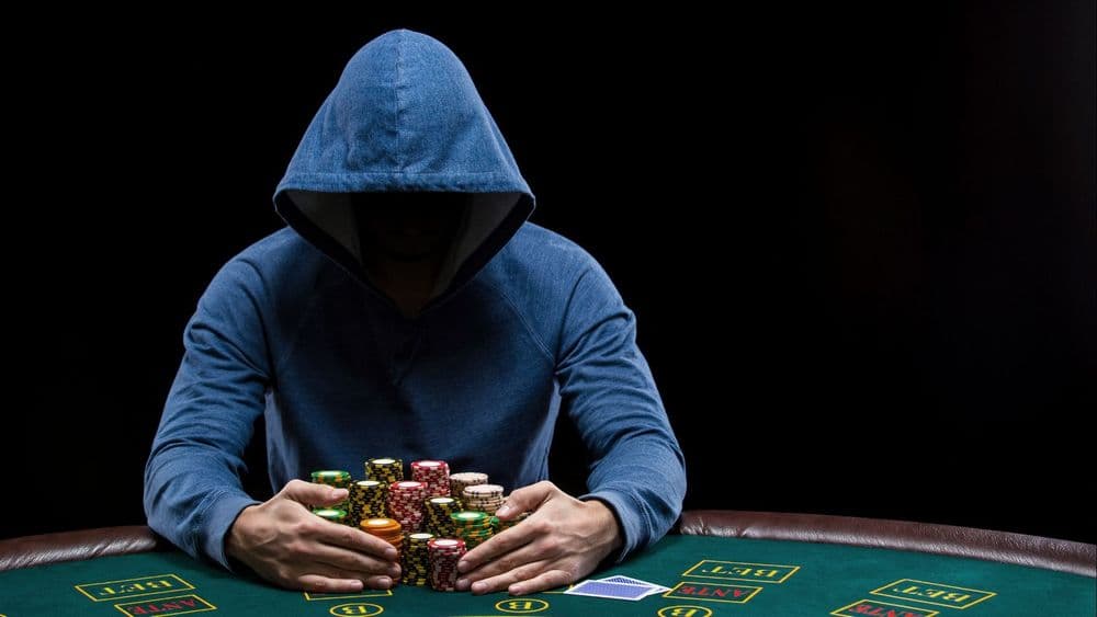 Exposing the Cheats: How an AI Analyzer Outsmarts Online Poker Fraud in 2025
